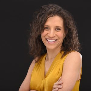 Professional headshot of Daralyse Lyons